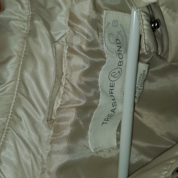 Cream long button up puffer jacket by Treasure & Bond size large - Picture 2 of 3